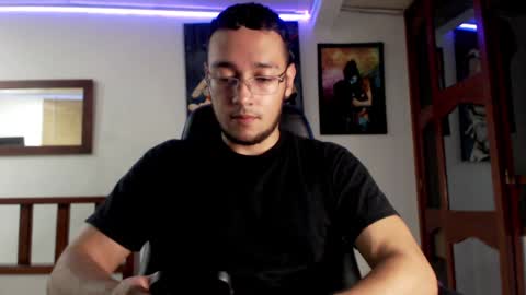 Snapshot of miguel0981 chatting on 01-21-25, 02:00 Strong Man online show from 01-21-25, 02:00