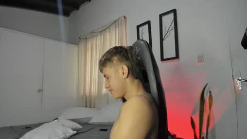 Miguel Hernandez online show from 02-05-25, 06:37