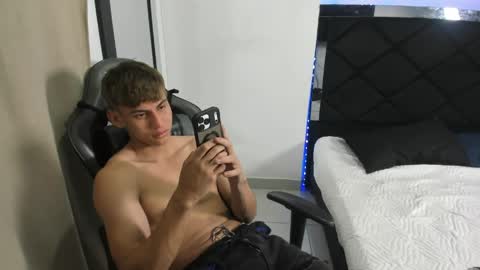 Miguel Hernandez online show from 04-28-26, 11:43