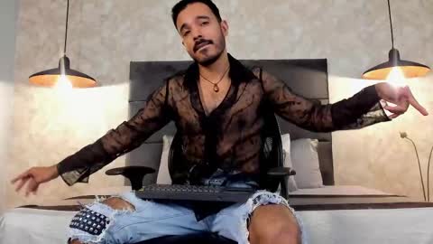 Snapshot of miguelsanfrancisco chatting on 10-21-25, 03:02 miguelsanfrancisco online show from 10-21-25, 03:02