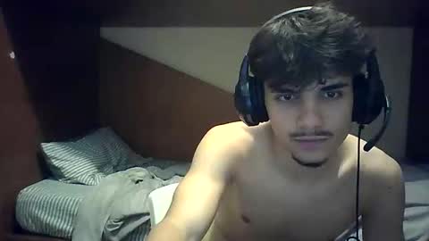 Snapshot of migueltomas34 chatting on 06-11-26, 12:32 migueltomas34 online show from 06-11-26, 12:32