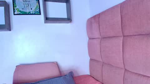 Mia  online show from 09-10-25, 11:54