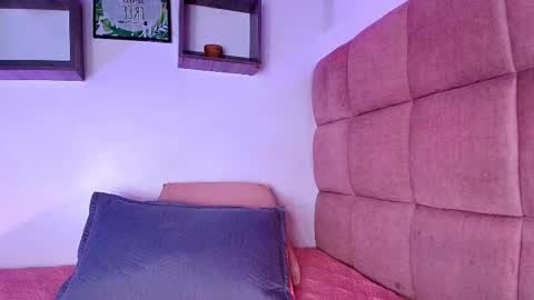 Mia  online show from 09-27-25, 11:59