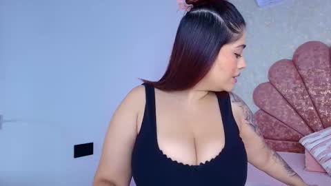 Mia  online show from 01-13-26, 11:59