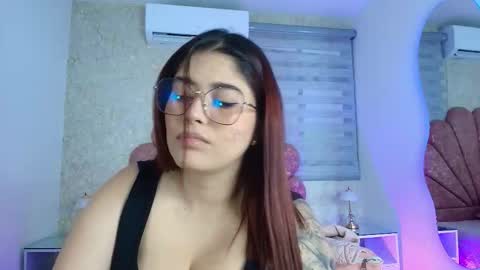 Mia  online show from 01-15-26, 11:59