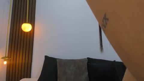 Mia  online show from 02-04-25, 03:57