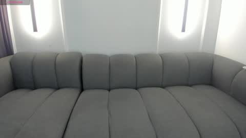 Mia online show from 03-30-26, 11:44