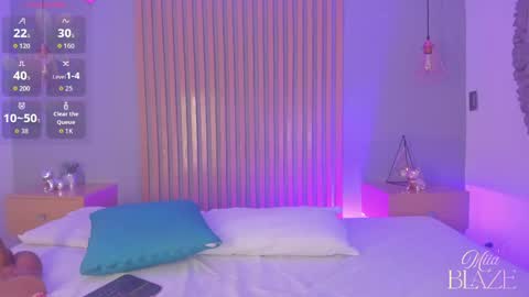 Snapshot of miia_blaze chatting on 04-23-26, 01:46 Mia online show from 04-23-26, 01:46