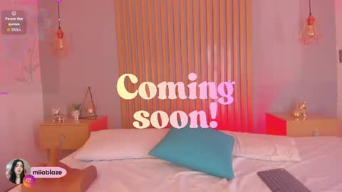 Snapshot of miia_blaze chatting on 06-11-26, 11:30 Mia online show from 06-11-26, 11:30