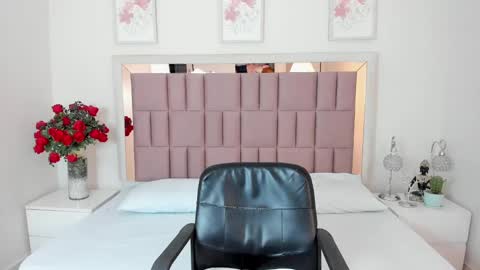 Mia  online show from 01-19-25, 07:58