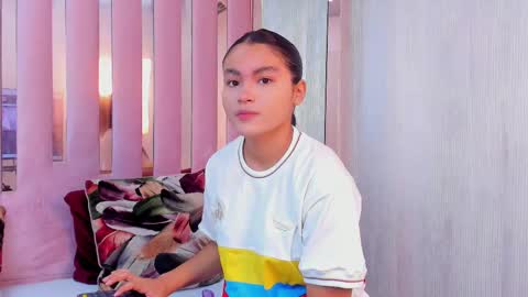 Mia  online show from 09-20-25, 09:54