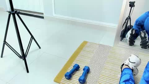 Mia  online show from 10-02-25, 10:33