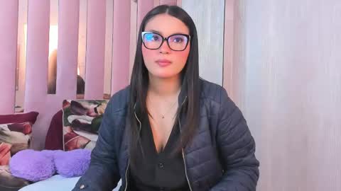 Mia  online show from 10-20-25, 10:38