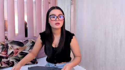 Mia  online show from 11-29-25, 10:51