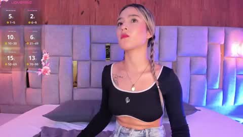 Mia  online show from 05-01-26, 11:26
