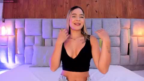 Mia  online show from 06-22-26, 12:13
