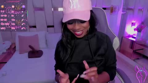 Miia Schwarz  online show from 04-19-26, 06:10