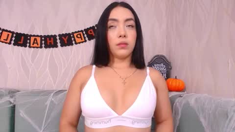 miia scoott  online show from 10-23-25, 11:53