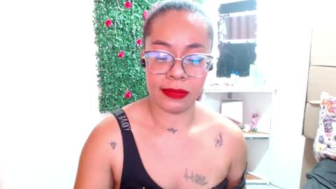Snapshot of miia_spencer_ chatting on 12-06-24, 09:43 miia online show from 12-06-24, 09:43