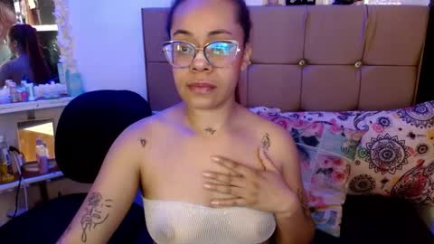 Snapshot of miia_spencer_ chatting on 03-08-25, 06:54 miia online show from 03-08-25, 06:54