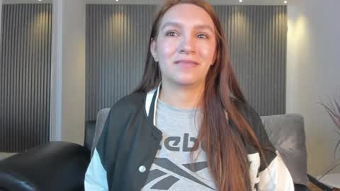 Miia 3 online show from 01-20-25, 11:24