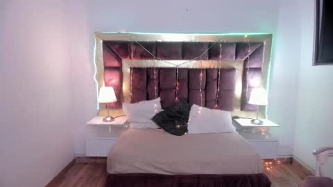 Snapshot of miia_thompson_1 chatting on 02-02-25, 05:32 M I I A online show from 02-02-25, 05:32