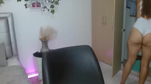 Snapshot of miiaa_k chatting on 04-18-26, 07:45 miiaa_k online show from 04-18-26, 07:45