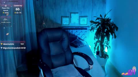 Snapshot of miichael_black chatting on 01-28-25, 07:00 Michael Black online show from 01-28-25, 07:00
