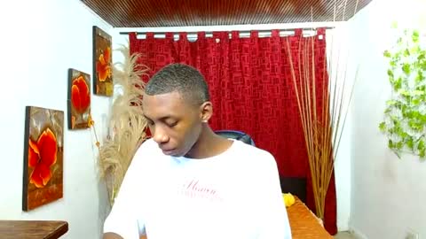 Snapshot of miilo18 chatting on 02-20-26, 06:19 milo online show from 02-20-26, 06:19