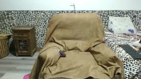 Snapshot of miilu74 chatting on 05-27-26, 11:29 Miilu74 online show from 05-27-26, 11:29