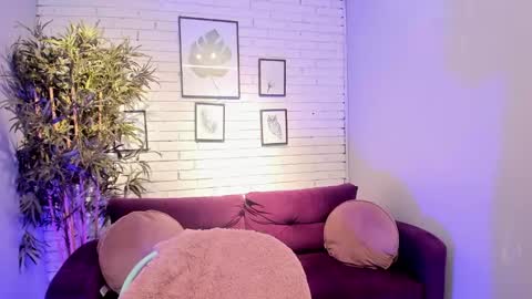 miilu  online show from 02-22-25, 03:34