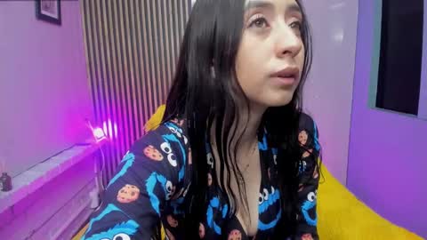 miilu  online show from 09-19-25, 03:19