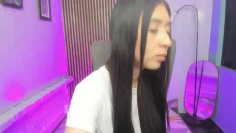 miilu  online show from 05-13-26, 03:59
