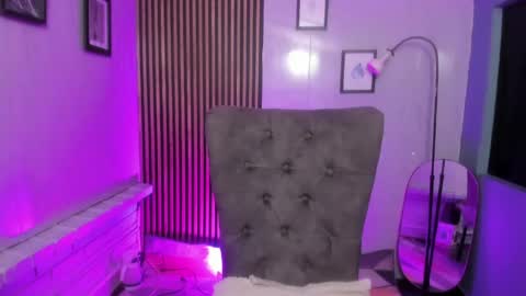 miilu  online show from 05-19-26, 03:24