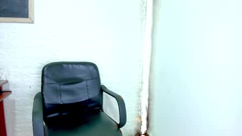 Snapshot of miiss_evaa chatting on 02-17-25, 11:23 miiss_evaa online show from 02-17-25, 11:23