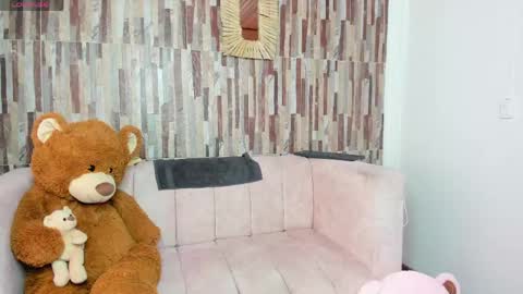 Snapshot of miissy__ chatting on 05-12-26, 07:44 miissy__ online show from 05-12-26, 07:44