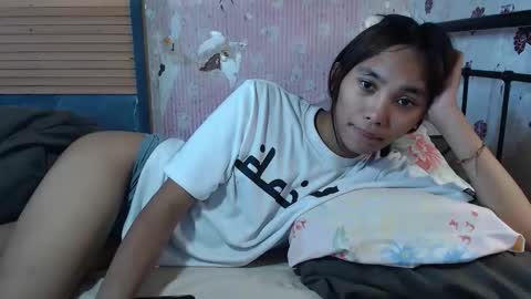 MIKA online show from 04-24-26, 02:47