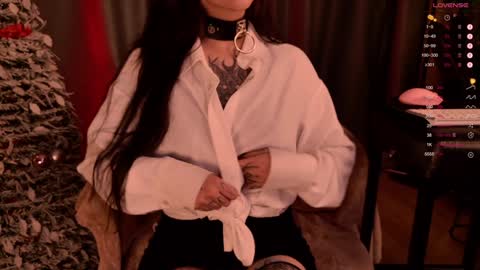 Snapshot of mika_moon_ chatting on 12-31-24, 12:43 mika_moon_ online show from 12-31-24, 12:43