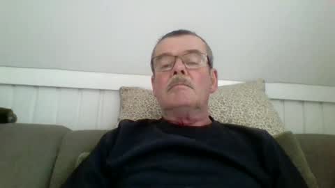 mikael42 online show from 04-11-26, 12:53