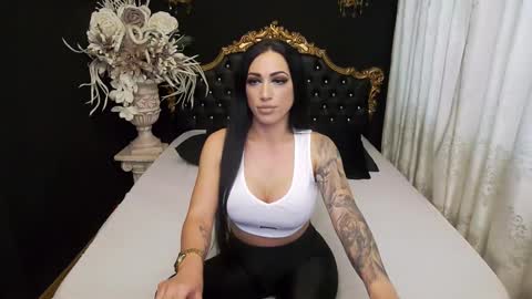 Snapshot of mikaelajensen chatting on 12-22-24, 07:33 Mikaela online show from 12-22-24, 07:33