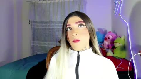 Snapshot of mikaelarangel chatting on 06-21-26, 04:15 mikaelarangel online show from 06-21-26, 04:15