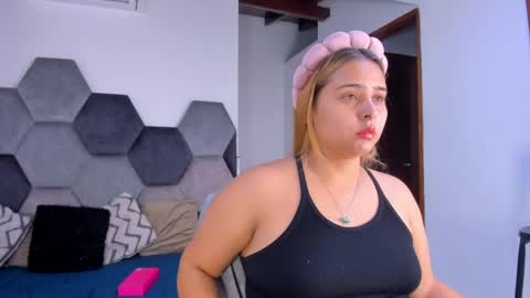 Mikaela blondie bigass online show from 05-12-26, 07:55