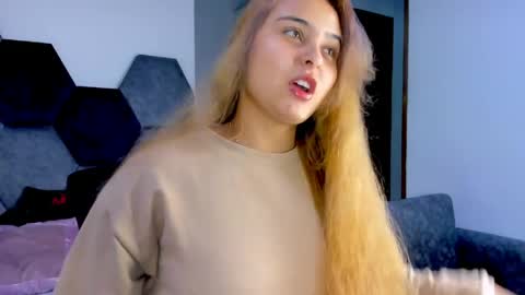 Mikaela blondie bigass online show from 06-08-26, 07:36