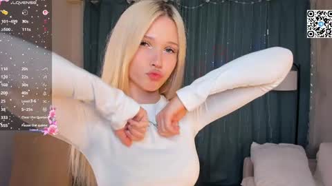 Angel girl online show from 04-07-26, 08:42