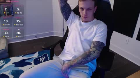 MikahisHung online show from 01-11-25, 05:20