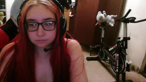 Mika online show from 04-13-26, 09:31