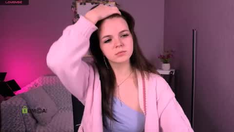 Mika online show from 11-30-25, 11:14