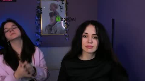 Mika online show from 12-19-25, 09:33