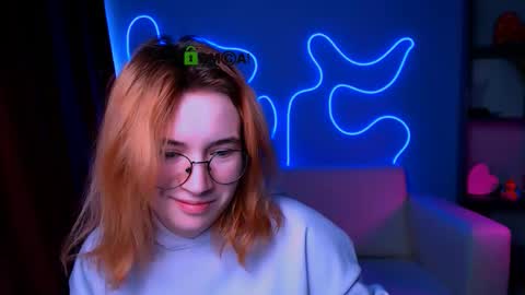 Mika online show from 01-14-26, 10:21