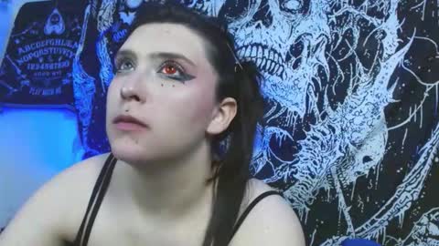 Mika online show from 03-08-26, 02:04